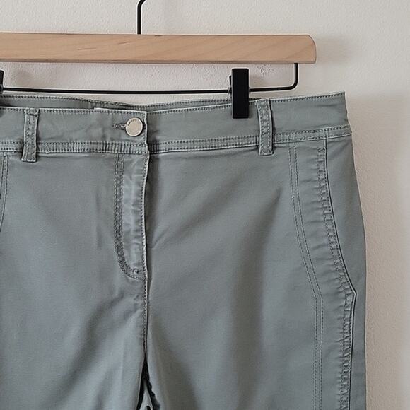 Chico's Utility Green Brooke Seamed Regular Slim Leg Twill Pants Size 8 - Picture 2 of 7